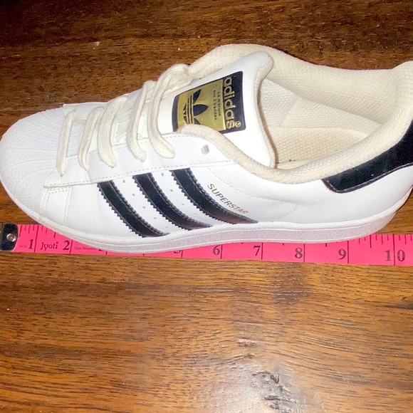Women’s 6 1/2 Adidas superstar sneakers - Picture 6 of 6